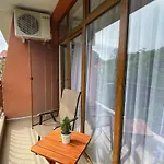 Anita B16 Sunny Апартаменти *